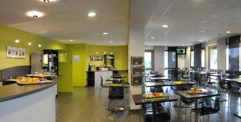 Kyriad Saint Brieuc - Tregueux Restoran foto